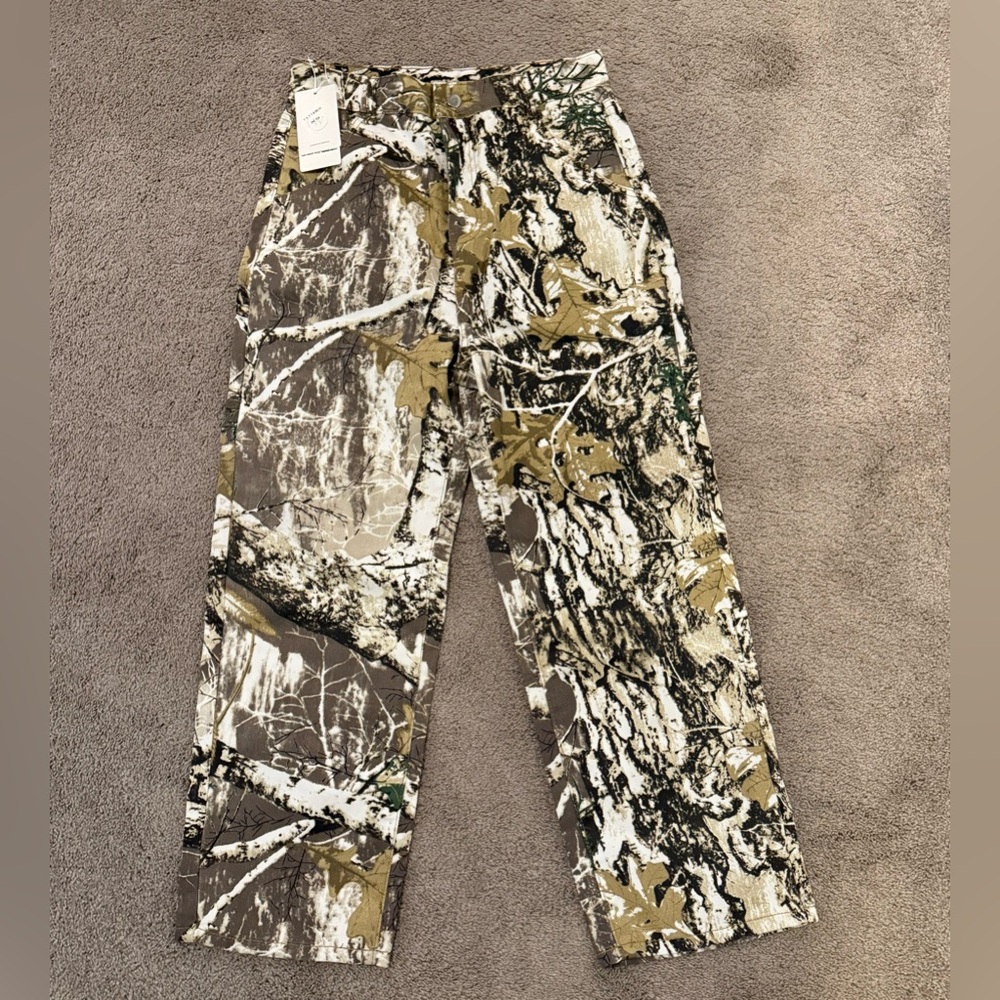 Cargo, baggy pants. Carhartt Brand new!